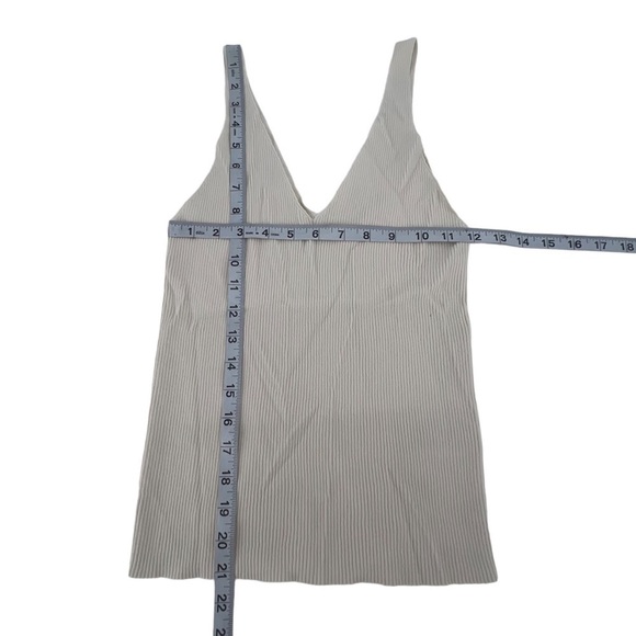 H&M Cream Ribbed V-Neck Tank Top Size 6 Women’s - Picture 4 of 5